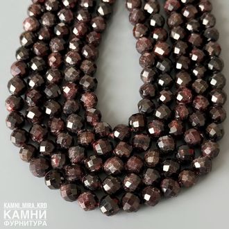 Гранат природный огранка ромб 7,8-8,4 мм, цена за нить 19 см