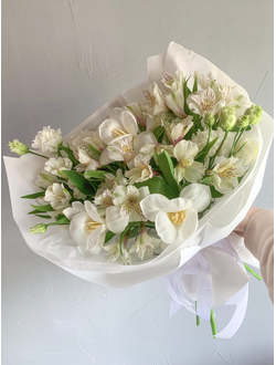 Букет альстромерий