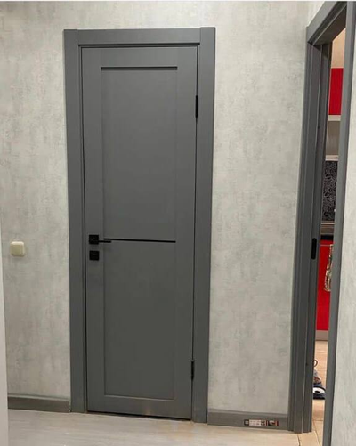 OPTIMA PORTE (ОПТИМА ПОРТЕ)/ TURIN (ТУРИН) 502 АПП SB, СЕРЫЙ/ ПОЛОТНО ГЛУХОЕ с ГОРИЗОНТАЛЬНЫМ ЧЕРНЫМ МОЛДИНГОМ