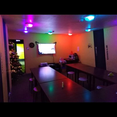 День рождения в лазертаге с танцполом и банкетным залом в Петрозаводске на 3 часа