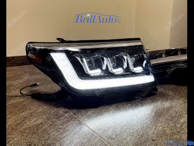 Фары Toyota Land Cruiser 200 в стиле 300 LED бегающие