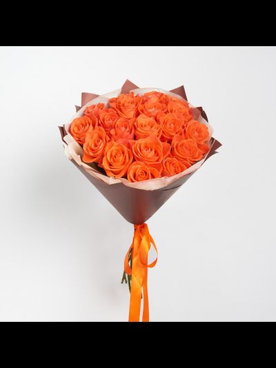 19 оранжевых роз
