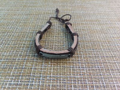 Браслет фенечка кожаный с прямоугольной пластиной 38x11 мм