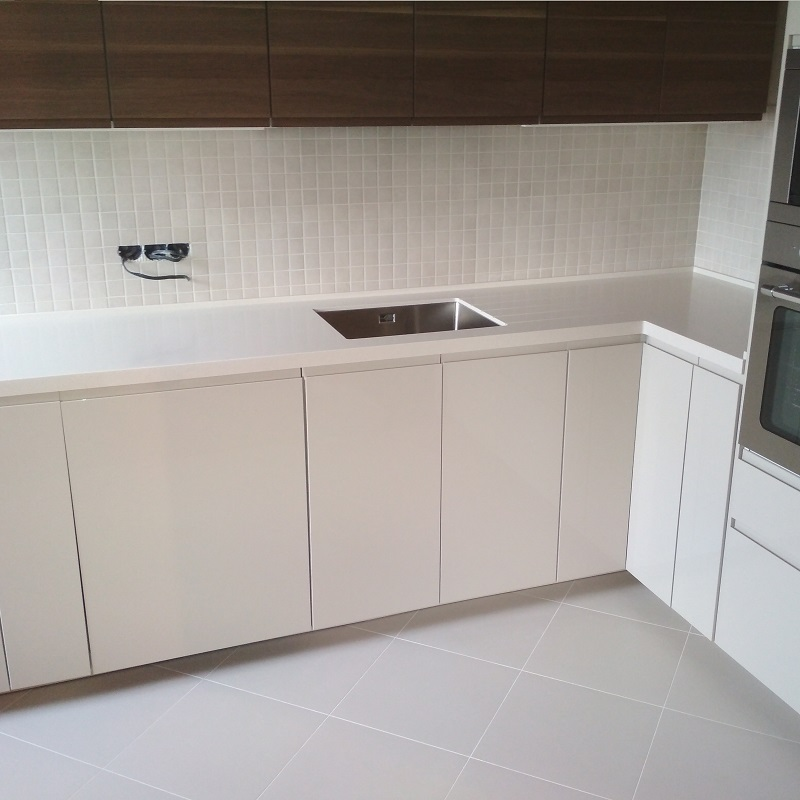 кухня из искусственного камня