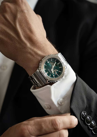 Часы Casio G-Shock GM-2110D-3A1