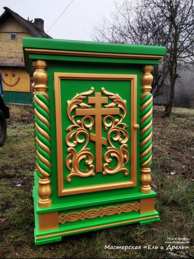 Жертвенник зелёный с золотом