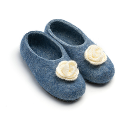 Детские войлочные тапочки "Роза" на голубом