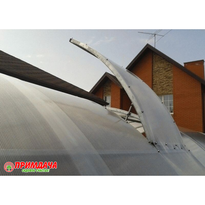 Монтаж форточки для теплицы