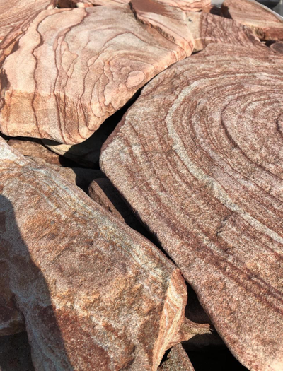 Камень плитняк малиновый галтованный