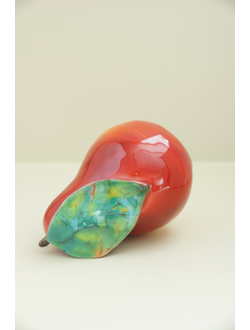 Груша с листом (красная)