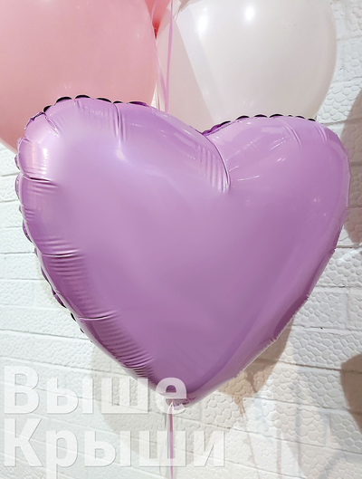 Розовое фольгированное сердце надутое, живое фото