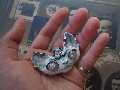 "Сомнус, Гипнотический Кот" необычная брошь по мотивам творчества Тима Бёртона