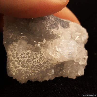 Апофиллит, кристаллы на кварце. 45*36*21мм