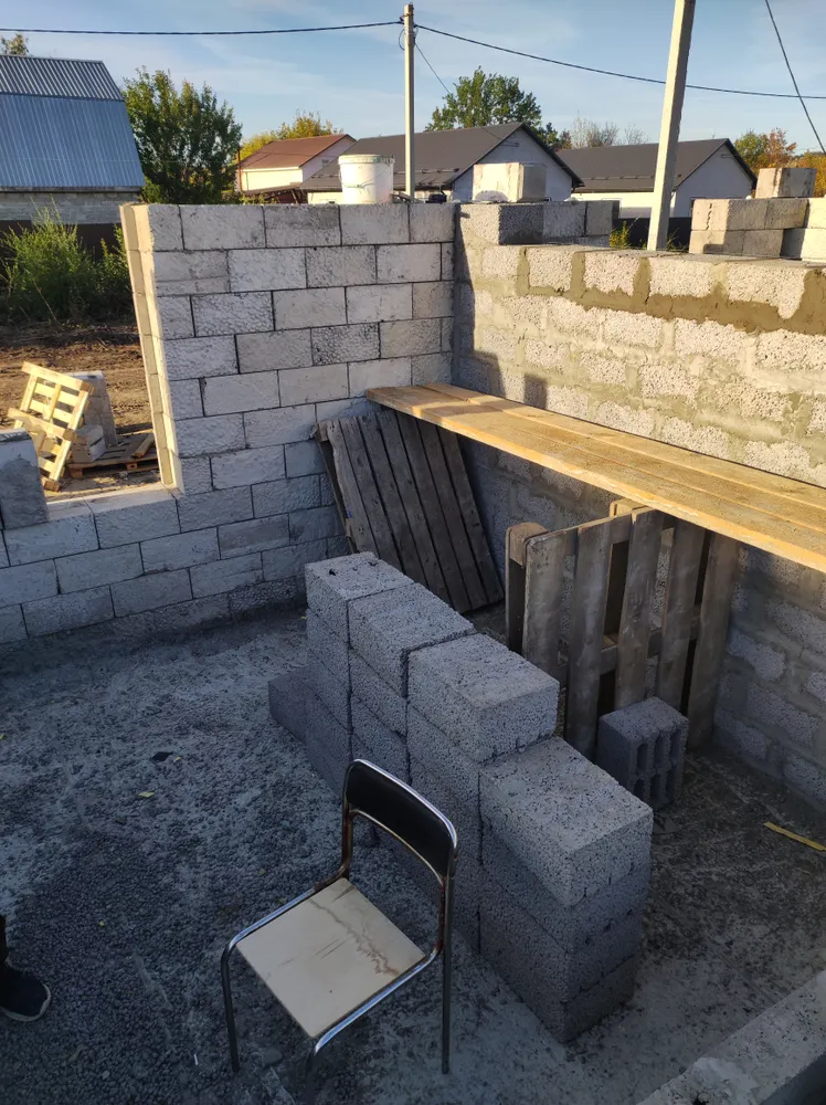 Монтаж блоков по системе "Теплостен"
Блоки БЭСТ Саратов.