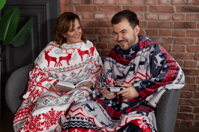 Плед с рукавами "Зимняя сказка" из микрофибры (велсофта)