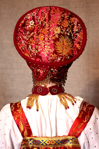 Русский народный женский головной убор "Кокошник московский".