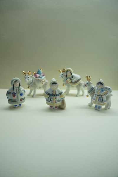 Олень с мешком