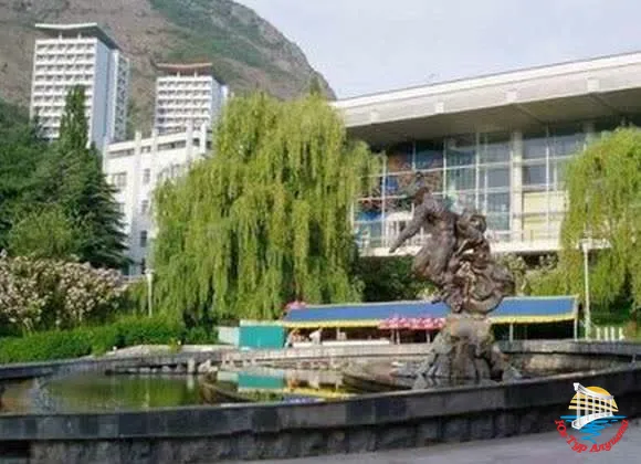 Парк санатория Крым