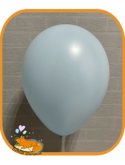 Шарики под потолок нежного голубого цвета