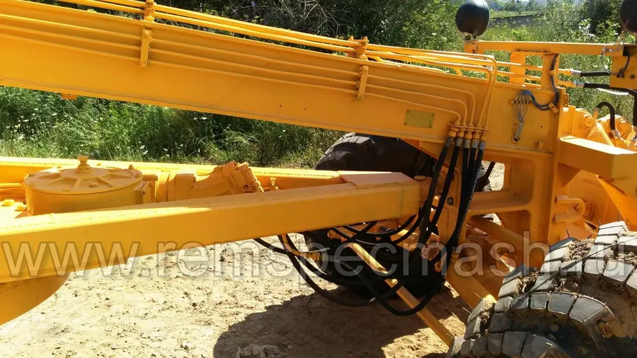 Автогрейдер ДЗ-180 после полного капремонта