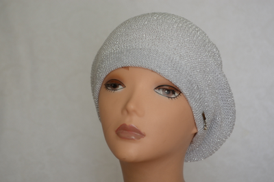 Женский серебристый вязаный берет фото беретов Италии Vizio