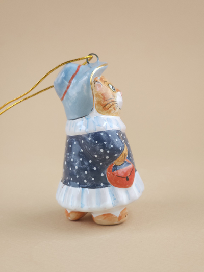 Кошечка в шляпе