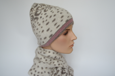 Белая пятнистая шапка с розовым ободком Визио Италия