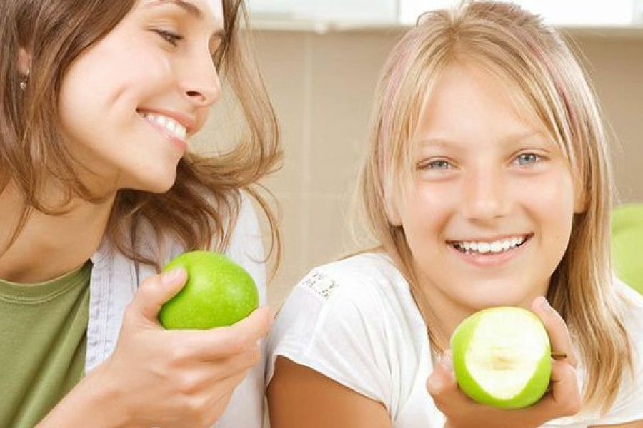 Особенности питания подростков. Правильное питание для подростков. Здоровый подросток. Здоровая диета для девочки-подростка. Подростки и еда.