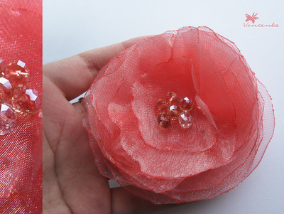 Брошь-цветок из органзы "Нежность"