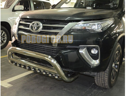 Защита переднего бампера скоба низкая+акула d76/60/42 для Toyota Fortuner 2017-