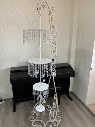 Подставка люстра для свадебного торта