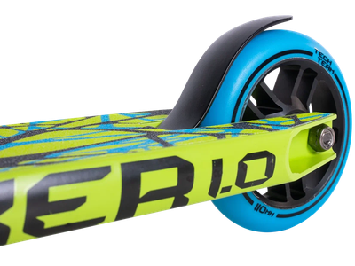 “Трюковой самокат Tech Team Duker 1.0 в неоново-зеленом цвете.”