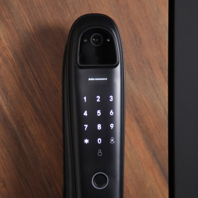 Стальная дверь   Plata (биометрический замок  Smart lock DZ 888)