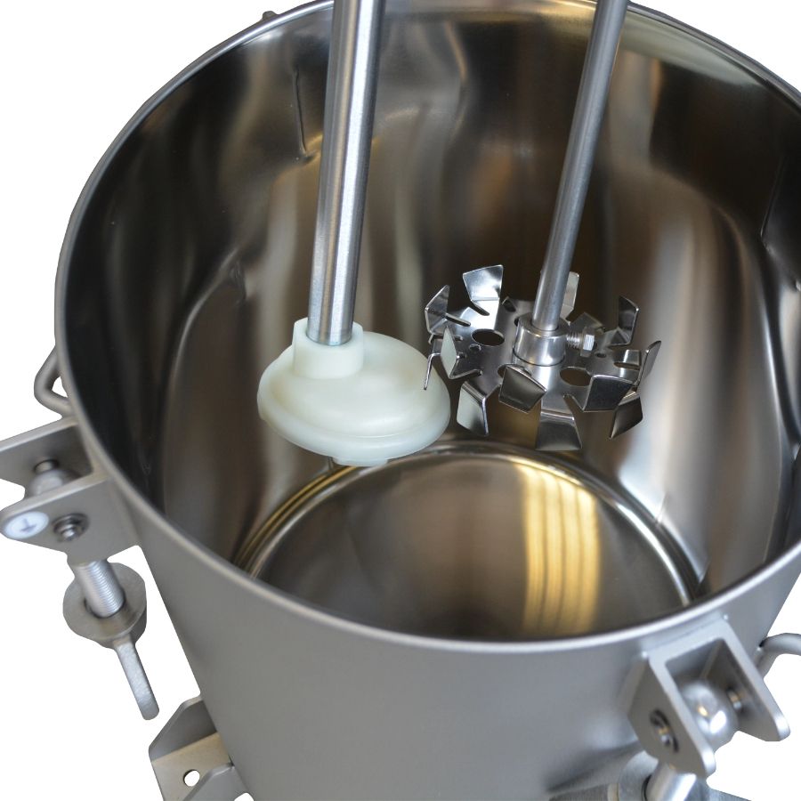 Вид изнутри - Красконагнетательный бак 20 л. БК 20ПВ (НЕРЖАВЕЮЩАЯ сталь)