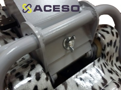 Лестничный  гусеничный  подъемник Барс-УГП-130 с платформой