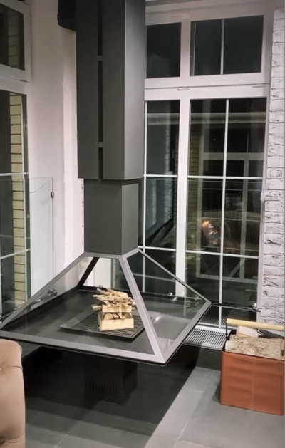 Камин  HOT центральный с подъемным стеклянным куполом