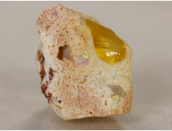 Опал благородный в породе (10*7*9 мм, 0,5 г) №3518