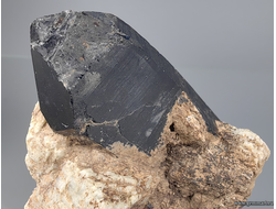 Морион (разн. кварца) на полевом шпате. Казахстан. 69*40*40мм