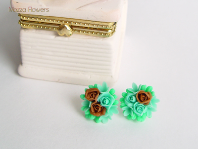 Цветочные серьги в ассортименте .