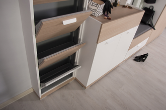 Глория Обувница