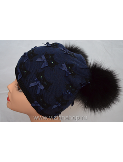 Шапка молодежная с двумя помпонами из коллекции молодежных шапок с помпонами зима 2016 Италия Vizio