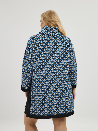 Трикотажное платье с оригинальным орнаментом