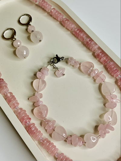Бусы из розового кварца