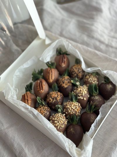 Набор 16 клубник в шоколаде