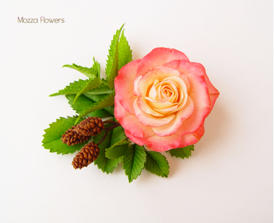 Заколка/брошь "Сердце мое" с уральской розой, крапивой и ольхой.