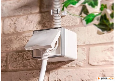 Установка наружной розетки в стене квартиры ИВАНМАСТЕР