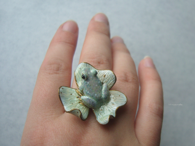 Кольцо с клевером и лягушкой "Принцесса Ия на листе Морока Трифолиума"