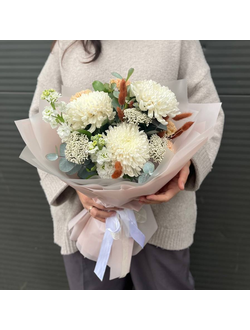 Букет с хризантемами