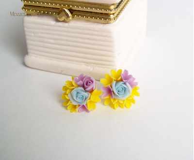 Цветочные серьги в ассортименте .