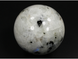 Шар Лунный камень, Турмалин чёрный (шерл), Индия (51 мм, 173 г) №35331